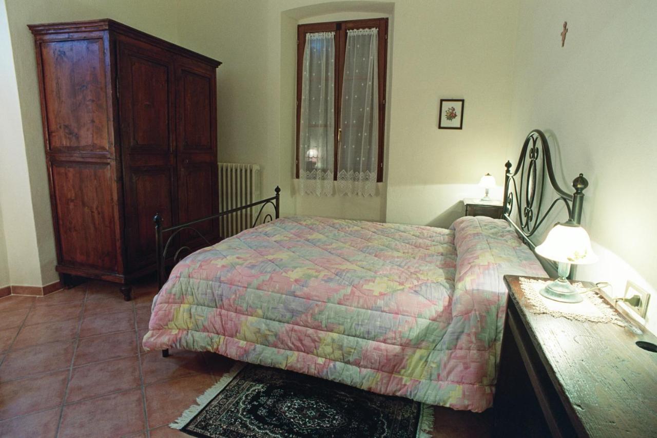 Agriturismo Monte Acuto Умбертиде Стая снимка