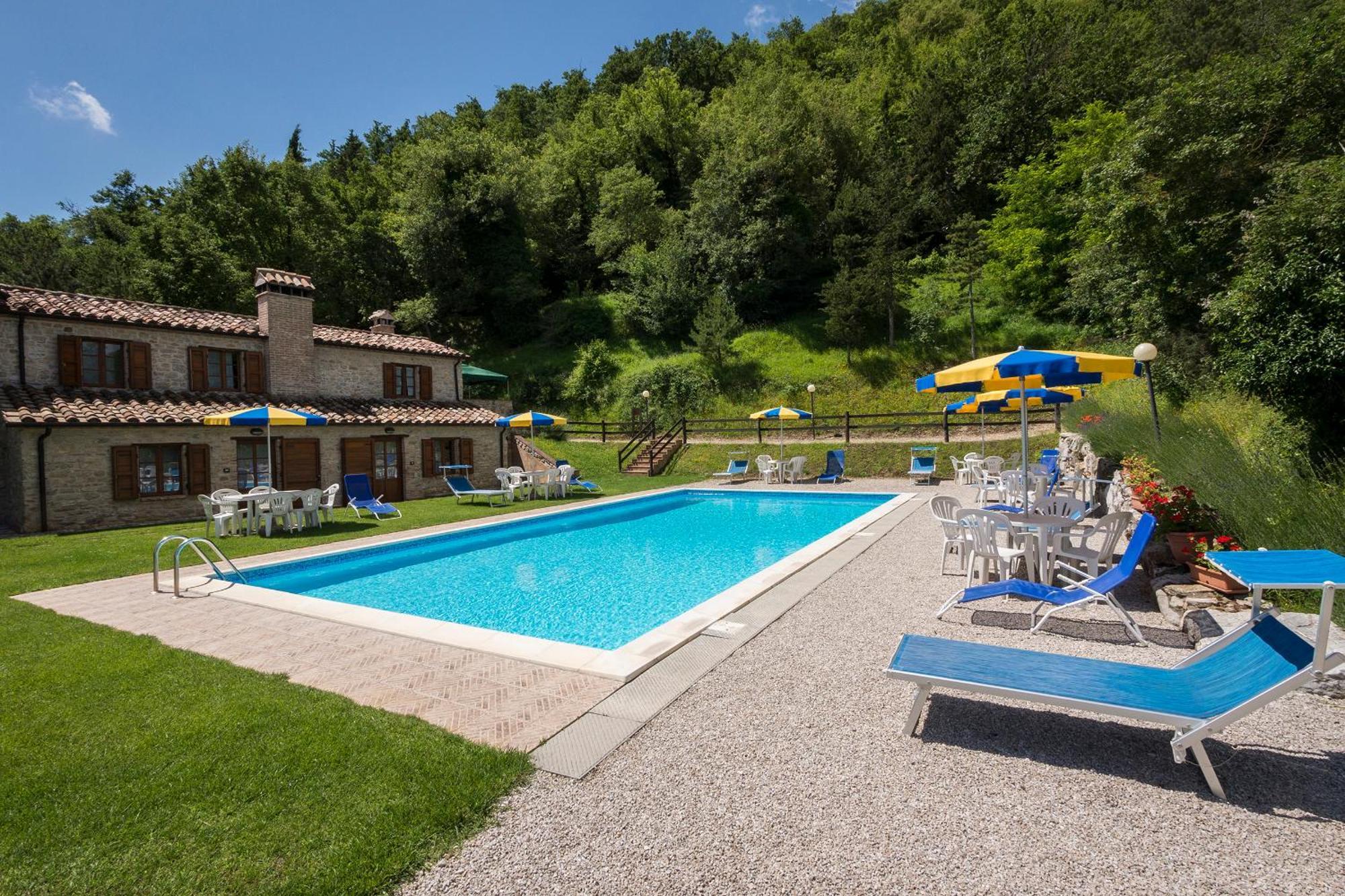 Agriturismo Monte Acuto Умбертиде Екстериор снимка