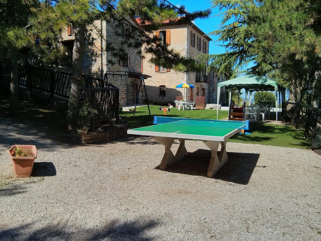Agriturismo Monte Acuto Умбертиде Екстериор снимка