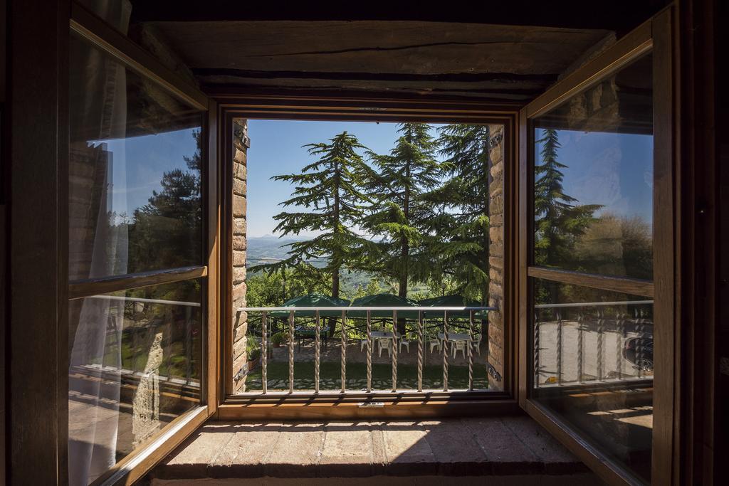 Agriturismo Monte Acuto Умбертиде Екстериор снимка