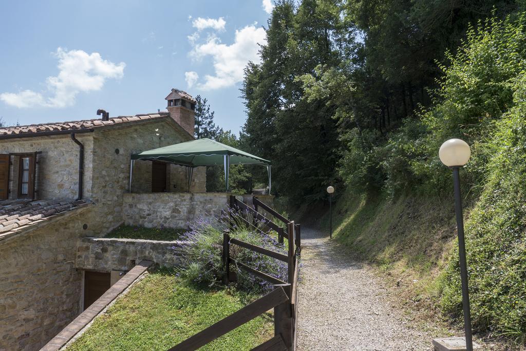 Agriturismo Monte Acuto Умбертиде Екстериор снимка