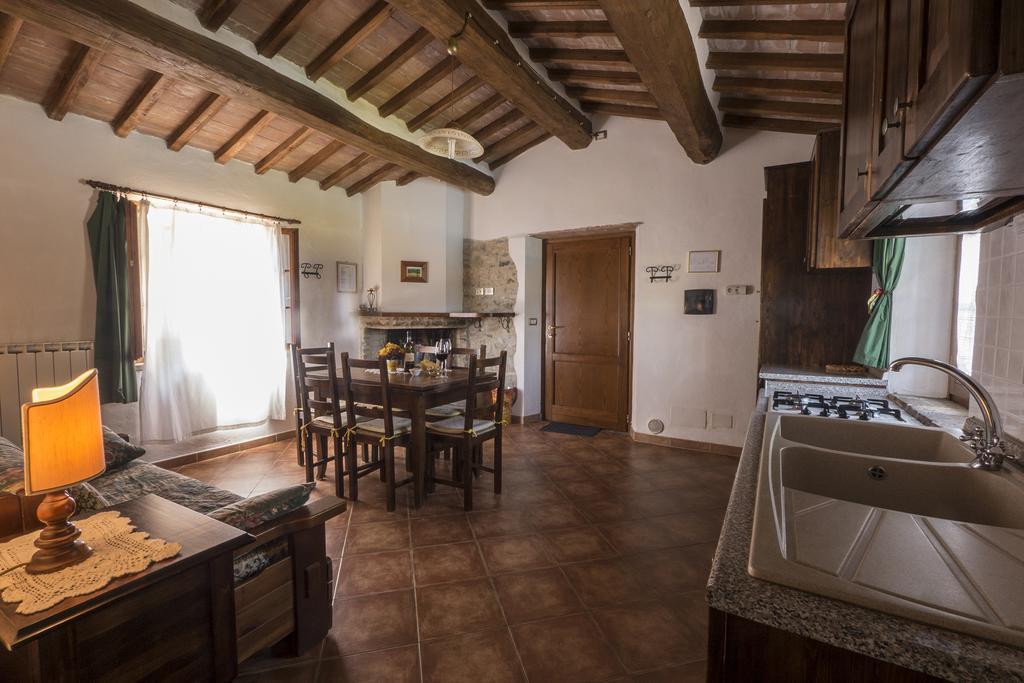 Agriturismo Monte Acuto Умбертиде Екстериор снимка
