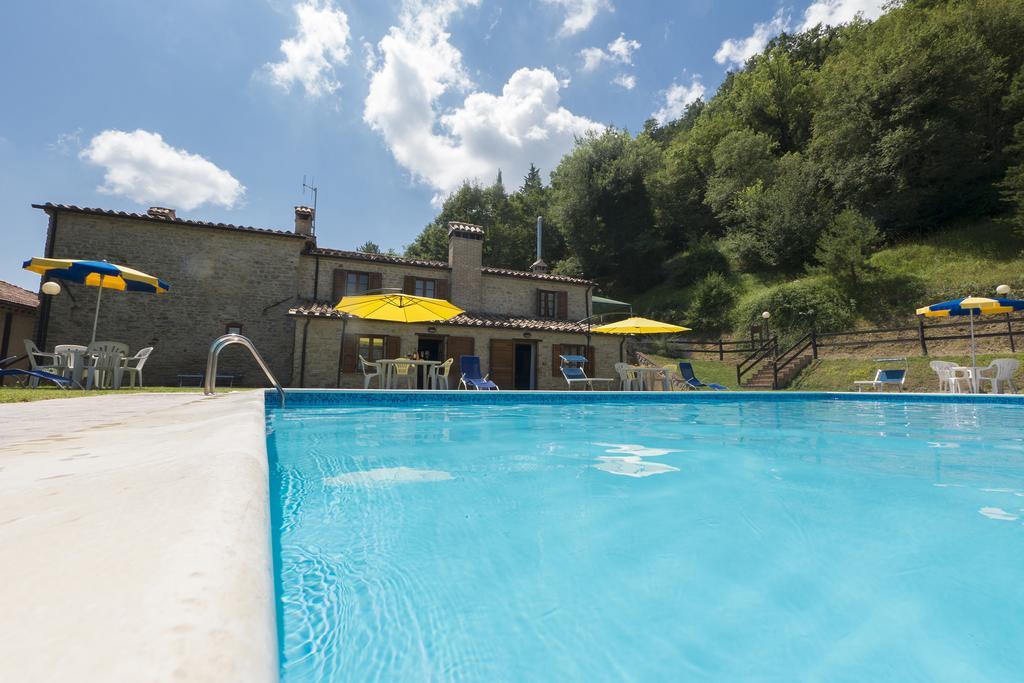 Agriturismo Monte Acuto Умбертиде Екстериор снимка