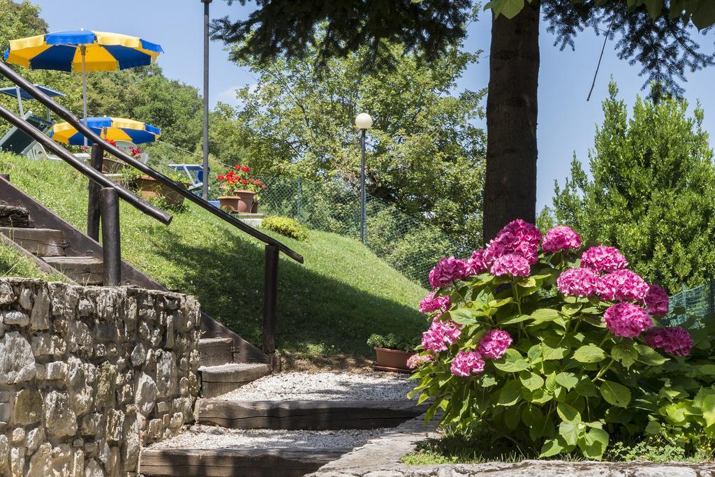 Agriturismo Monte Acuto Умбертиде Екстериор снимка