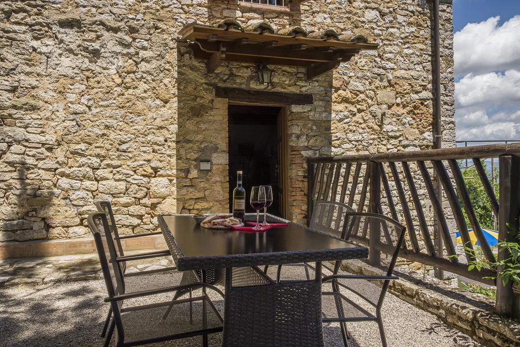 Agriturismo Monte Acuto Умбертиде Стая снимка
