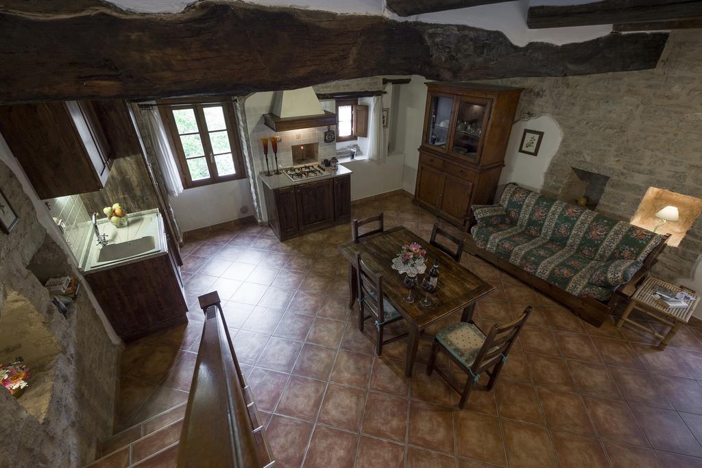 Agriturismo Monte Acuto Умбертиде Стая снимка