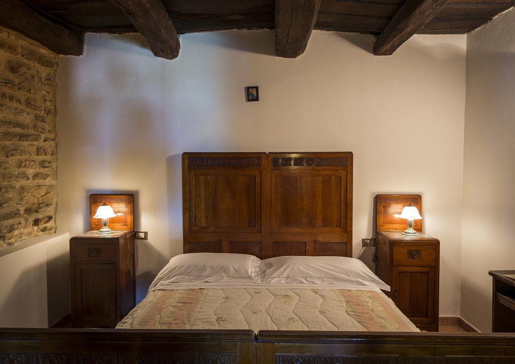 Agriturismo Monte Acuto Умбертиде Стая снимка