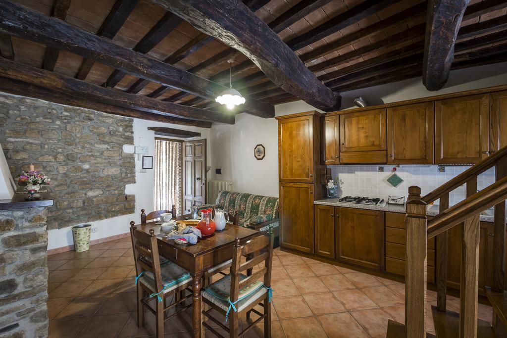 Agriturismo Monte Acuto Умбертиде Стая снимка
