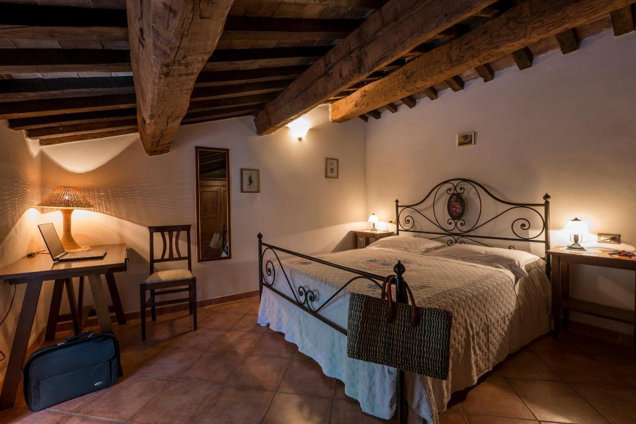 Agriturismo Monte Acuto Умбертиде Екстериор снимка